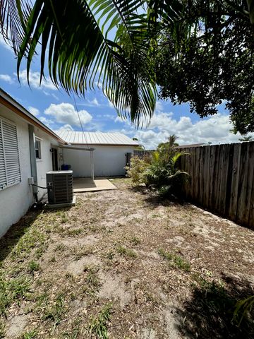 8698 SE Hobe Ridge Avenue, Hobe Sound, FL 33455