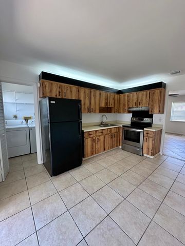 8698 SE Hobe Ridge Avenue, Hobe Sound, FL 33455