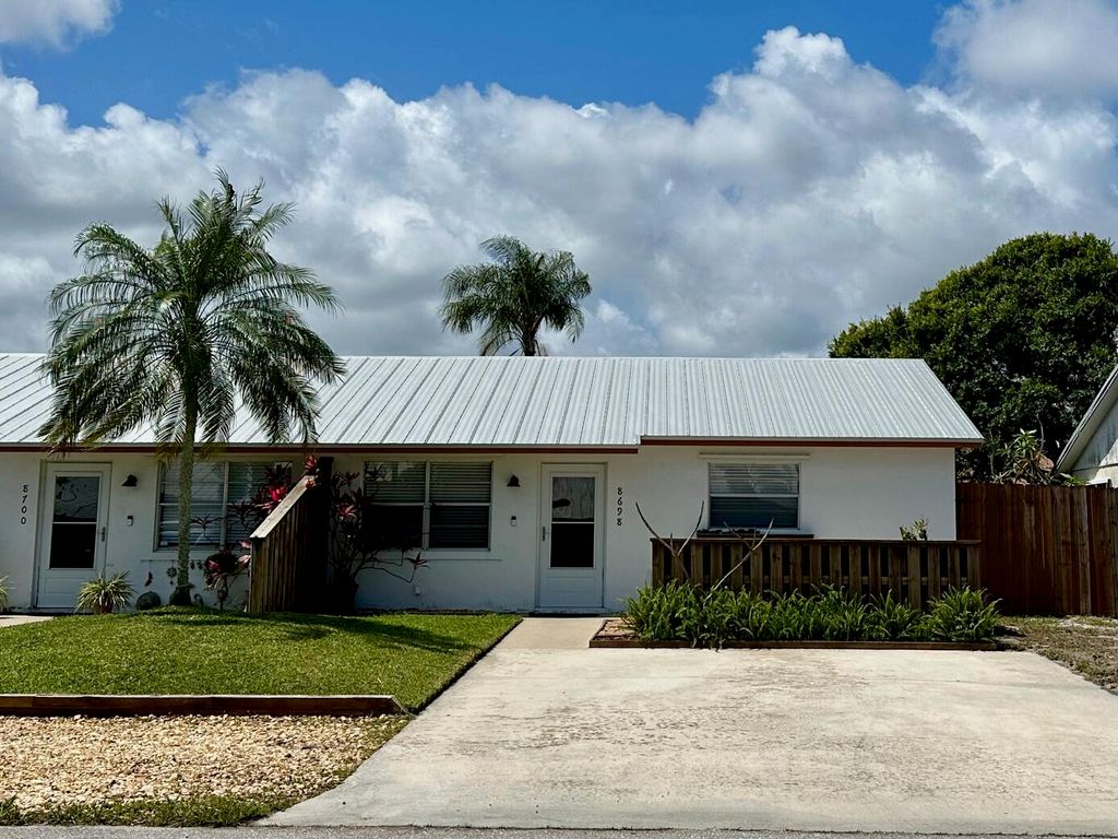 8698 SE Hobe Ridge Avenue, Hobe Sound, FL 33455