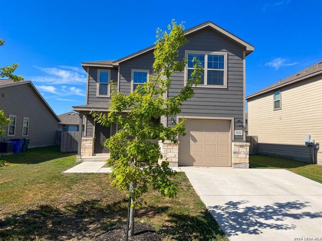 2432 Ayers Dr, Seguin, TX 78155