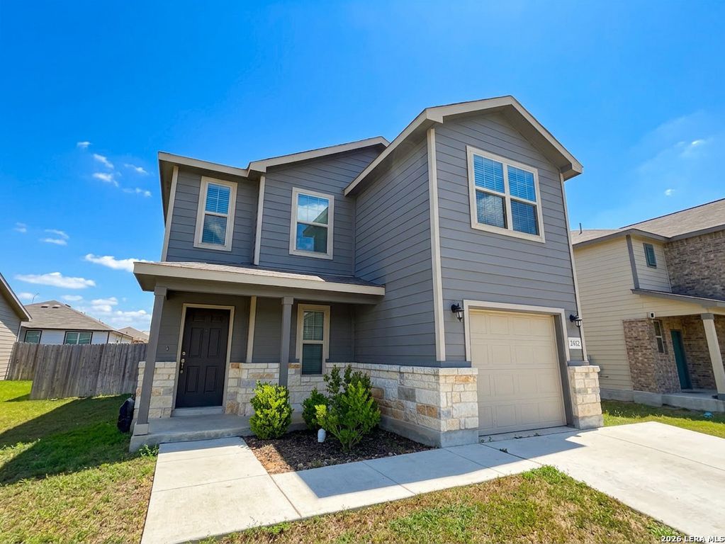 2432 Ayers Dr, Seguin, TX 78155