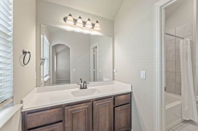 4206 Dandelion Lane, Midlothian, TX 76065