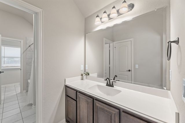 4206 Dandelion Lane, Midlothian, TX 76065