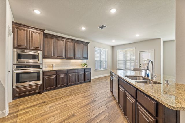 4206 Dandelion Lane, Midlothian, TX 76065