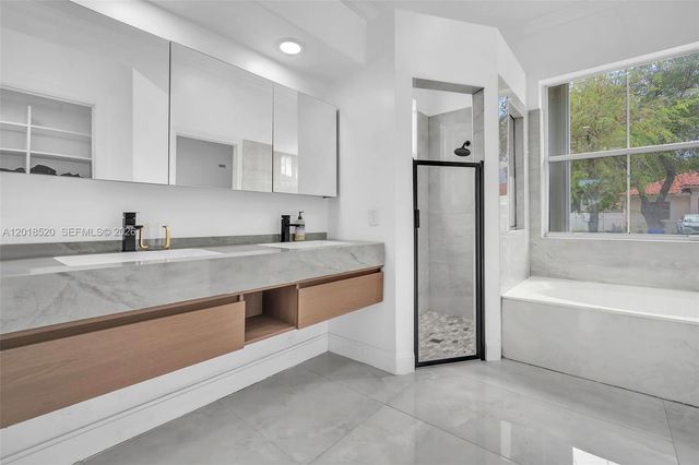 5374 SW 33rd Ave, Hollywood, FL 33312