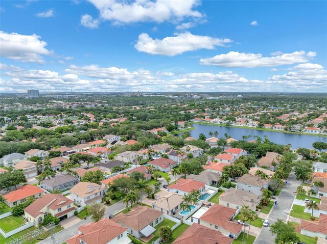 5374 SW 33rd Ave, Hollywood, FL 33312
