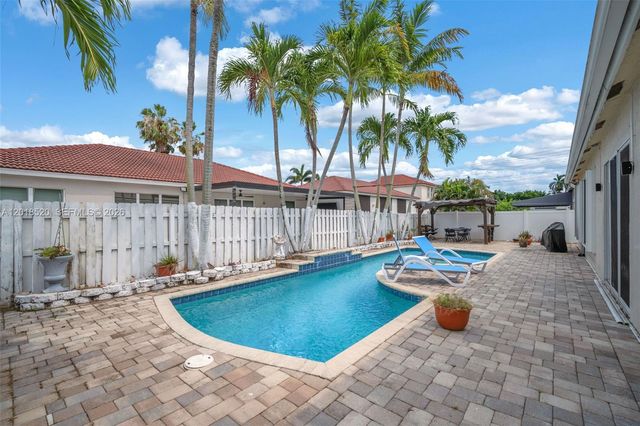 5374 SW 33rd Ave, Hollywood, FL 33312