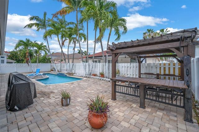 5374 SW 33rd Ave, Hollywood, FL 33312