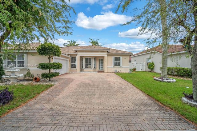 5374 SW 33rd Ave, Hollywood, FL 33312