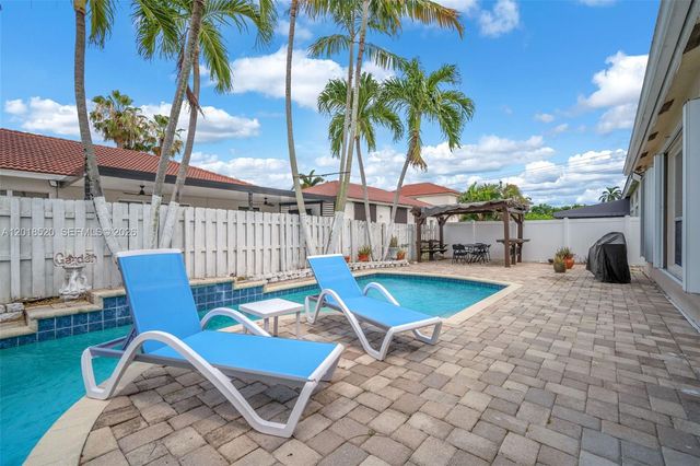 5374 SW 33rd Ave, Hollywood, FL 33312