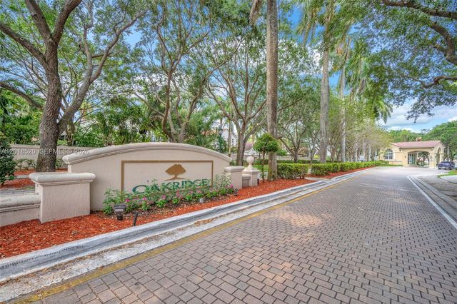 5374 SW 33rd Ave, Hollywood, FL 33312