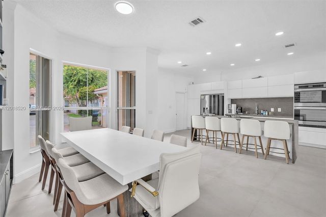 5374 SW 33rd Ave, Hollywood, FL 33312