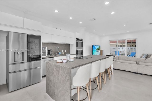 5374 SW 33rd Ave, Hollywood, FL 33312