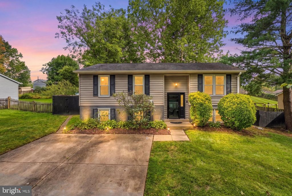 12405 KAYAK DR, Upper Marlboro, MD 20772
