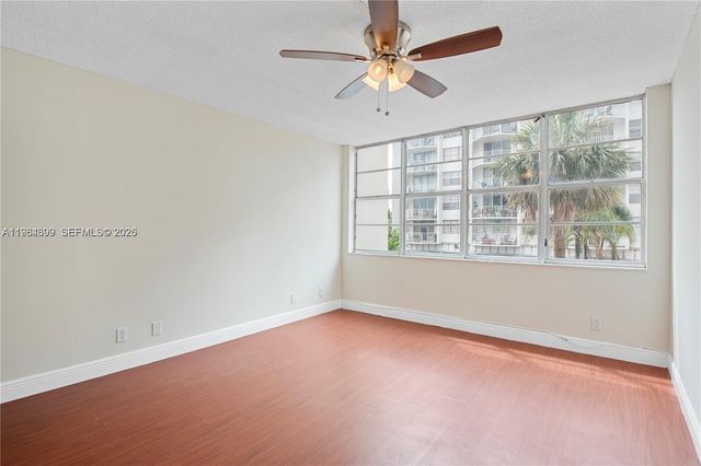 16740 NE 9th Ave 204, North Miami Beach, FL 33162