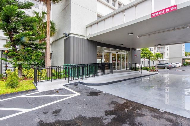 16740 NE 9th Ave 204, North Miami Beach, FL 33162