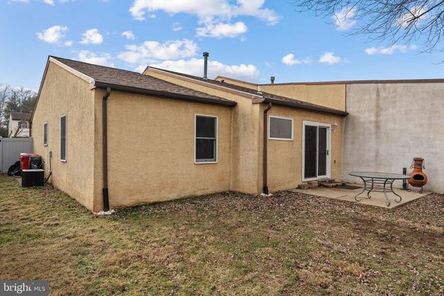 745 TENNYSON DR, Warminster, PA 18974