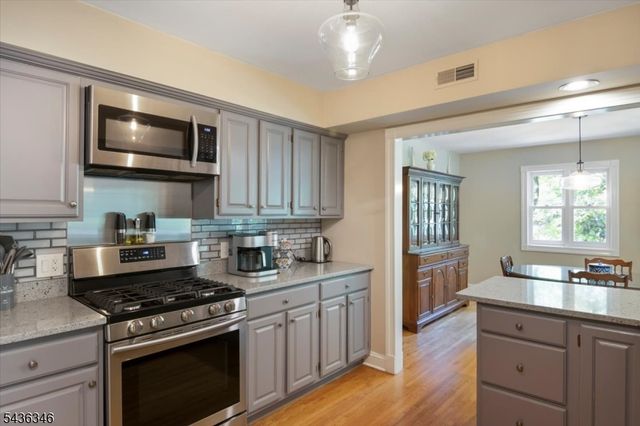 23 Rock Creek Woods Dr, Lambertville City, NJ 08530