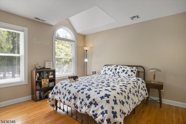 23 Rock Creek Woods Dr, Lambertville City, NJ 08530