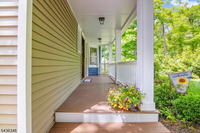 23 Rock Creek Woods Dr, Lambertville City, NJ 08530