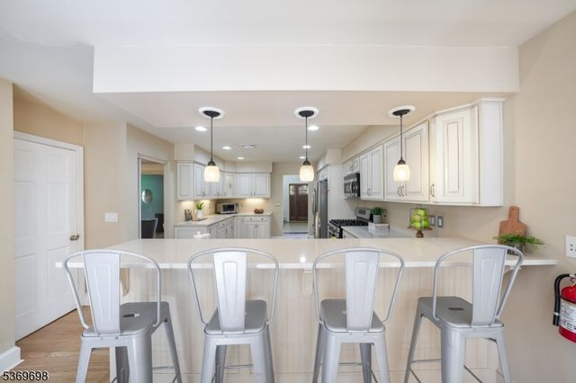 390 Forest Hill Way, Mountainside Boro, NJ 07092