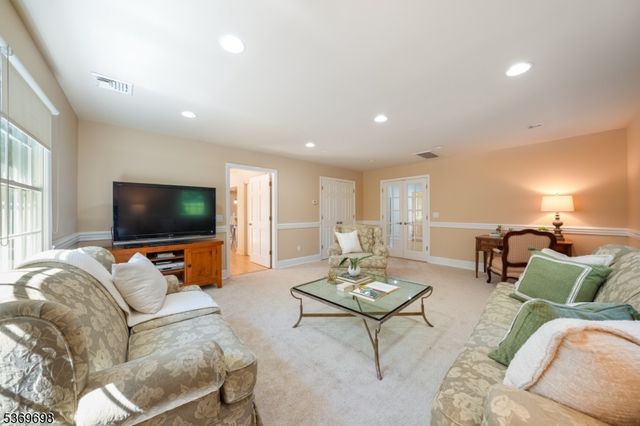 390 Forest Hill Way, Mountainside Boro, NJ 07092