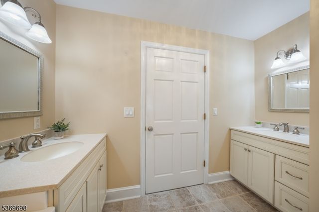 390 Forest Hill Way, Mountainside Boro, NJ 07092