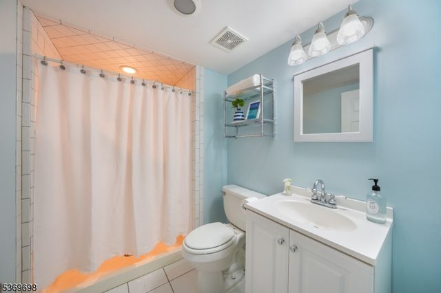 390 Forest Hill Way, Mountainside Boro, NJ 07092
