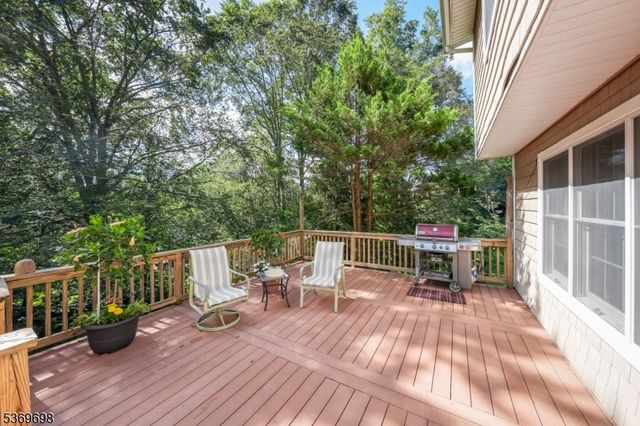 390 Forest Hill Way, Mountainside Boro, NJ 07092