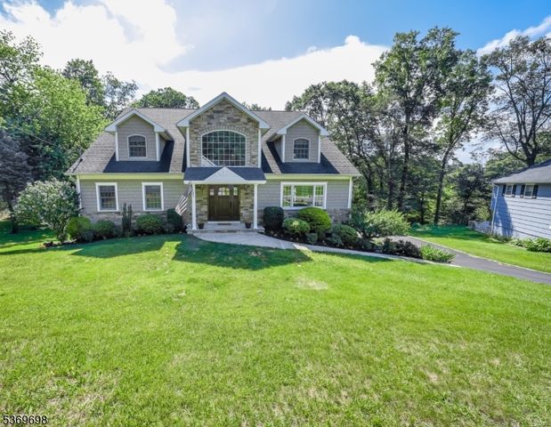 390 Forest Hill Way, Mountainside Boro, NJ 07092