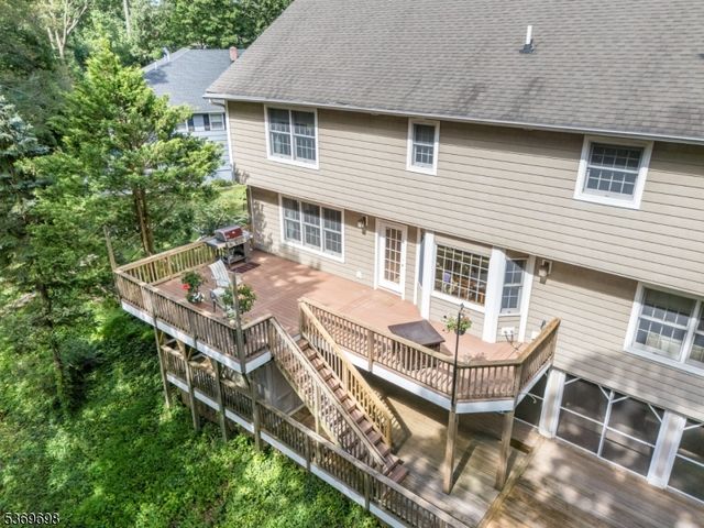 390 Forest Hill Way, Mountainside Boro, NJ 07092