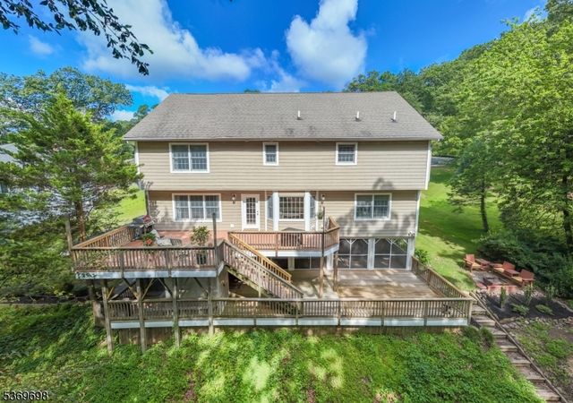 390 Forest Hill Way, Mountainside Boro, NJ 07092