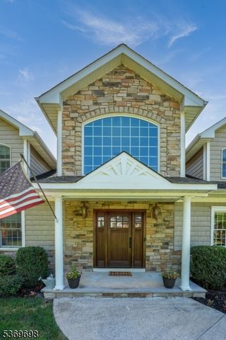 390 Forest Hill Way, Mountainside Boro, NJ 07092