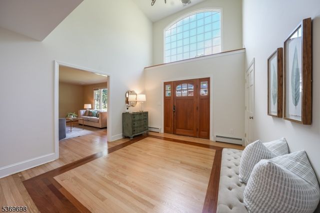 390 Forest Hill Way, Mountainside Boro, NJ 07092