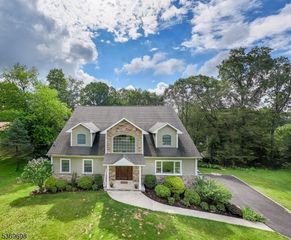 390 Forest Hill Way, Mountainside Boro, NJ 07092