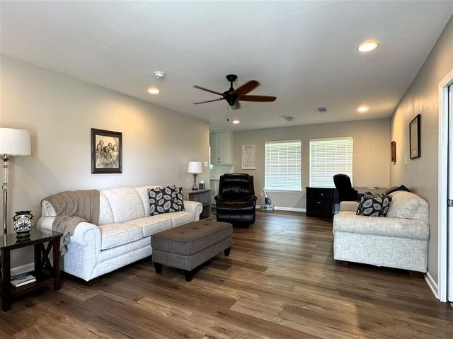 405 McKinley Street, Westlake, LA 70669