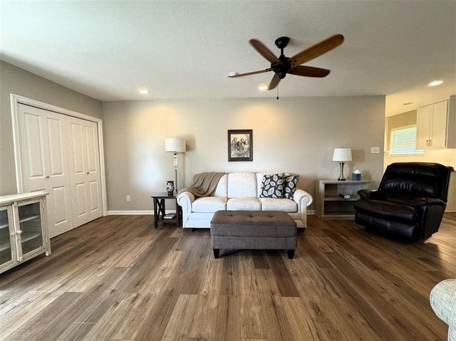 405 McKinley Street, Westlake, LA 70669