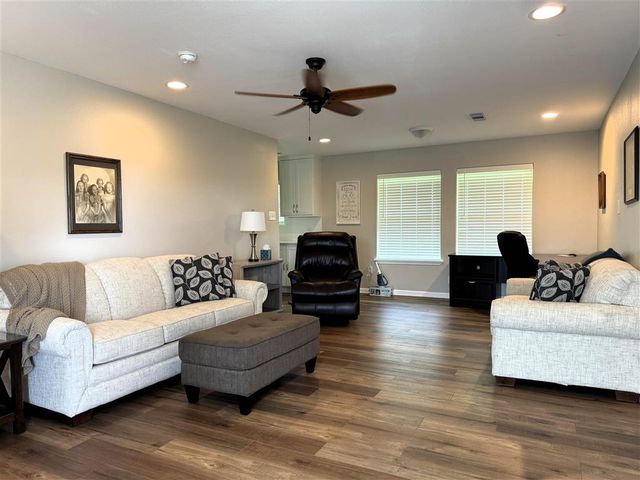 405 McKinley Street, Westlake, LA 70669