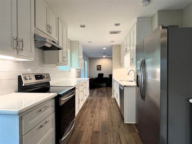 405 McKinley Street, Westlake, LA 70669