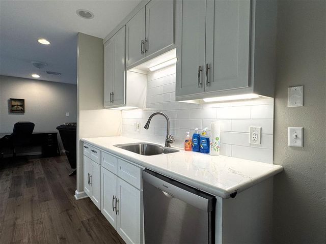 405 McKinley Street, Westlake, LA 70669