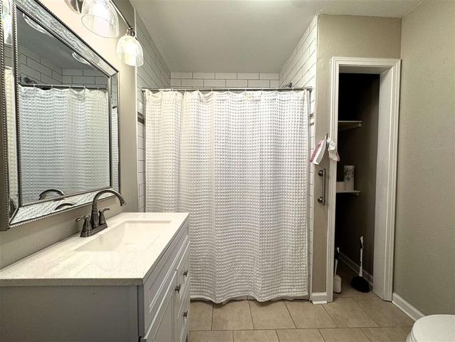 405 McKinley Street, Westlake, LA 70669