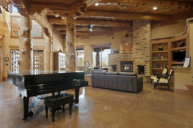 29 Mustang Mesa Trail, Tijeras, NM 87059