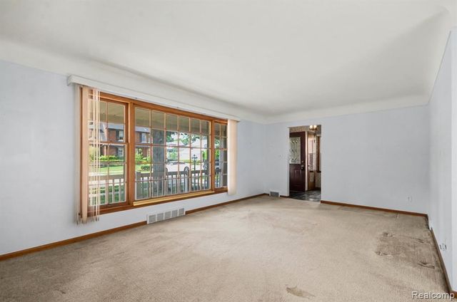 1043 Claremont Street, Dearborn, MI 48124
