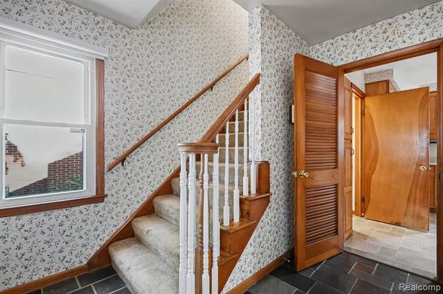 1043 Claremont Street, Dearborn, MI 48124