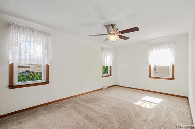 1043 Claremont Street, Dearborn, MI 48124