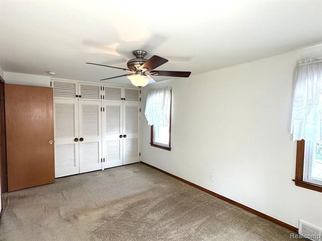 1043 Claremont Street, Dearborn, MI 48124