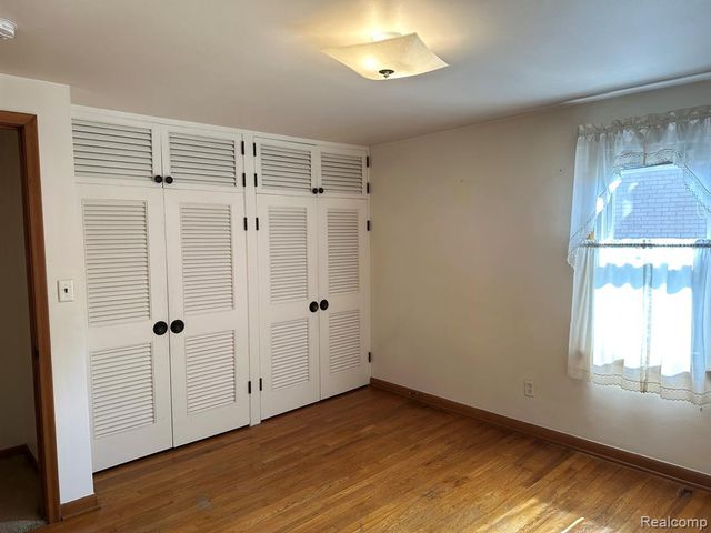 1043 Claremont Street, Dearborn, MI 48124