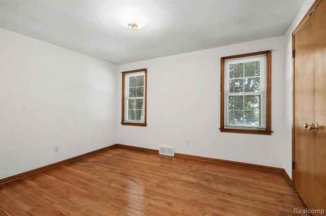 1043 Claremont Street, Dearborn, MI 48124