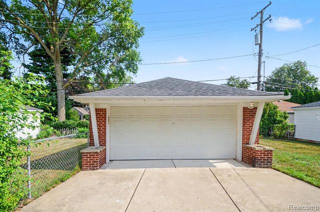 1043 Claremont Street, Dearborn, MI 48124