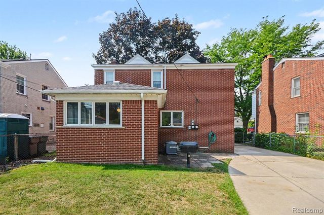 1043 Claremont Street, Dearborn, MI 48124